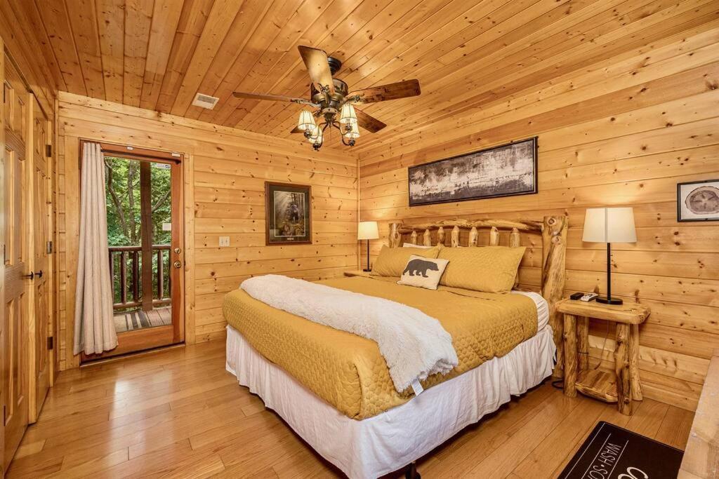 Panorama Mountain View Cabin, Less Than 10 Miles From Gatlinburg And Dollywood, Dog Friendly, 6 Bedrooms Sleeps 17, Fire Pit, Hottub, Washer Dryer, Fully Loaded Kitchen, Gameroom With A Tv, Pool Table, Arcade, Air Hockey, And Foosball เซอเวียร์วีล ภายนอก รูปภาพ