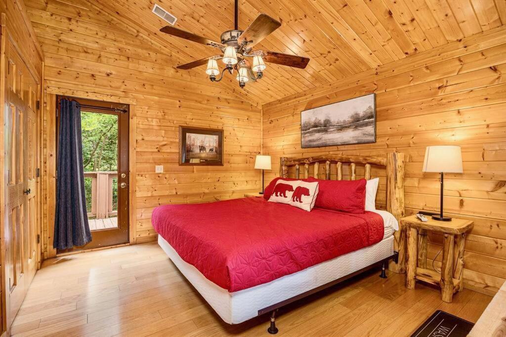 Panorama Mountain View Cabin, Less Than 10 Miles From Gatlinburg And Dollywood, Dog Friendly, 6 Bedrooms Sleeps 17, Fire Pit, Hottub, Washer Dryer, Fully Loaded Kitchen, Gameroom With A Tv, Pool Table, Arcade, Air Hockey, And Foosball เซอเวียร์วีล ภายนอก รูปภาพ