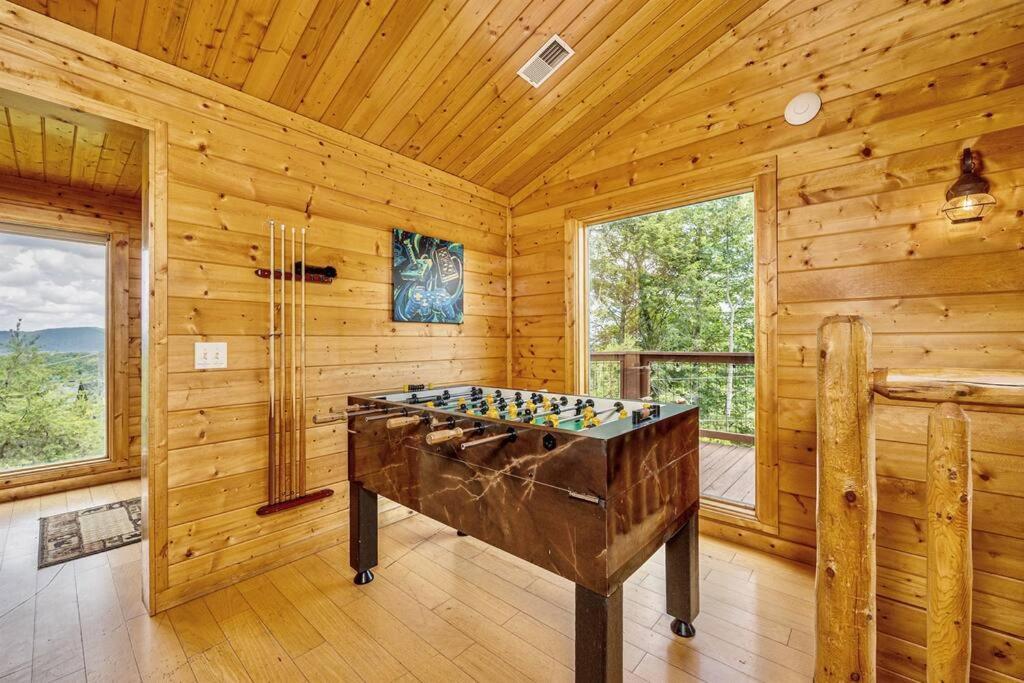 Panorama Mountain View Cabin, Less Than 10 Miles From Gatlinburg And Dollywood, Dog Friendly, 6 Bedrooms Sleeps 17, Fire Pit, Hottub, Washer Dryer, Fully Loaded Kitchen, Gameroom With A Tv, Pool Table, Arcade, Air Hockey, And Foosball เซอเวียร์วีล ภายนอก รูปภาพ