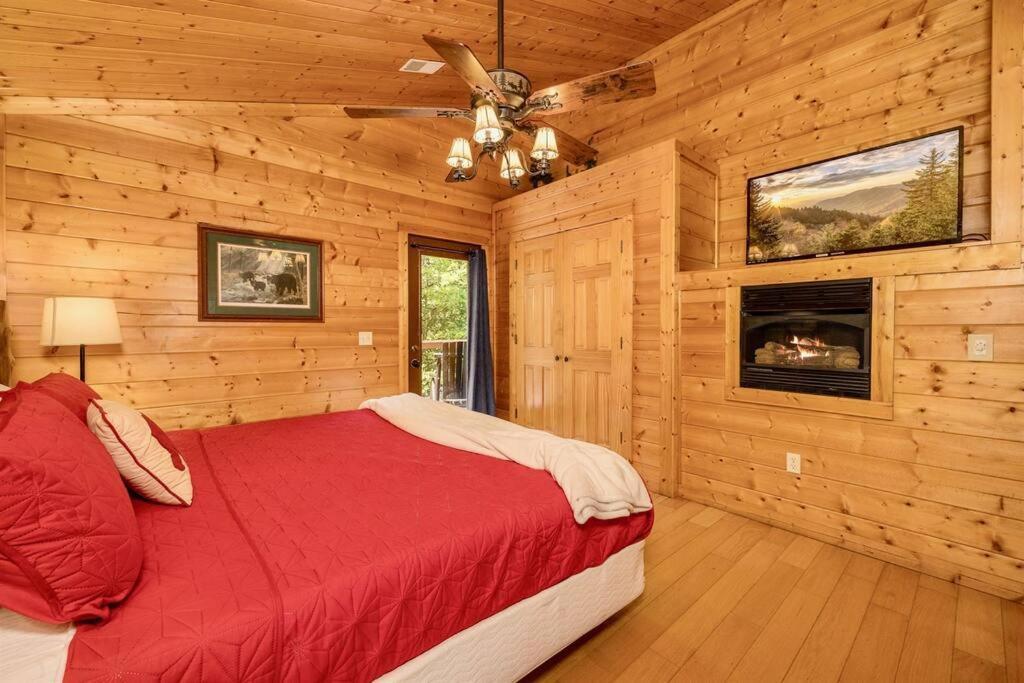 Panorama Mountain View Cabin, Less Than 10 Miles From Gatlinburg And Dollywood, Dog Friendly, 6 Bedrooms Sleeps 17, Fire Pit, Hottub, Washer Dryer, Fully Loaded Kitchen, Gameroom With A Tv, Pool Table, Arcade, Air Hockey, And Foosball เซอเวียร์วีล ภายนอก รูปภาพ